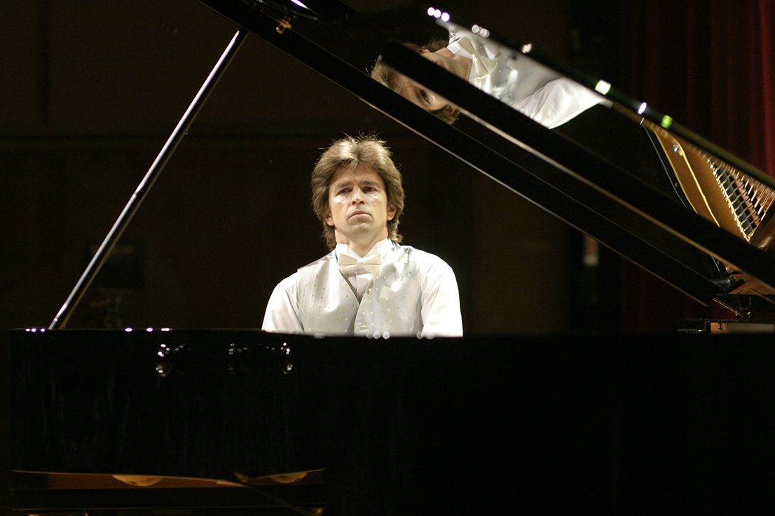Dominic Piers Smith, a team leader in aerodynamics for Mercedes Formula One team from the United Kingdom, competes in the final round of the Sixth  International Piano Competition for Outstanding Amateurs hosted by the Van Cliburn Foundation in Fort Worth, Texas, Sunday, May 29, 2011. (Van Cliburn Foundation/Rodger Mallison)